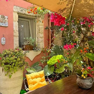 https://bb-il-cortiletto.sicilyhotelsitaly.net